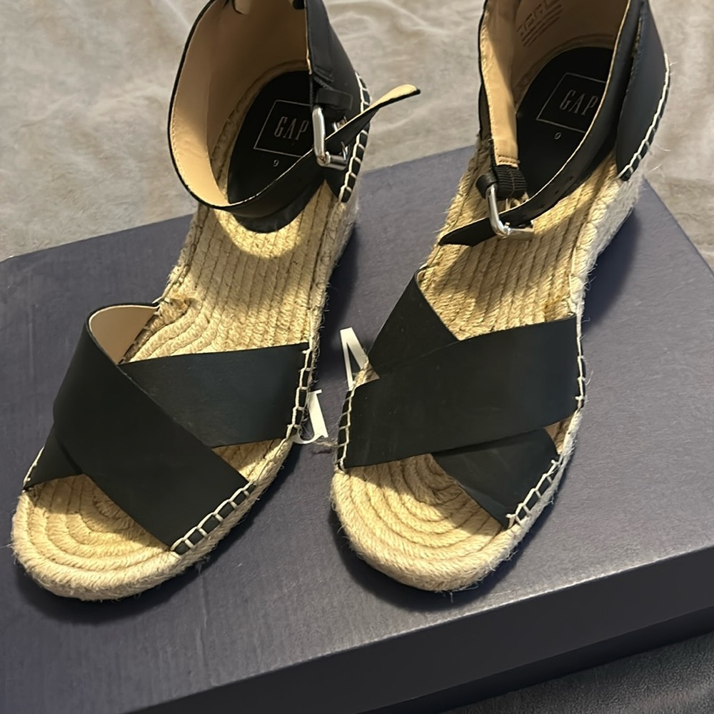 Cross strap Espadrilles wedge